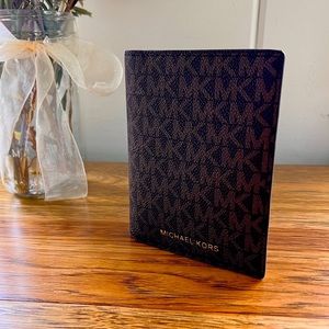 Micheal Kors Passport Wallet